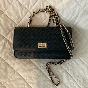 Urban Expressions Black Crossbody Bag with Quilted Design